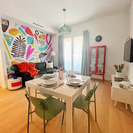 Casa Lanterna Mamaisongenova 公寓