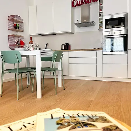 Casa Lanterna Mamaisongenova *