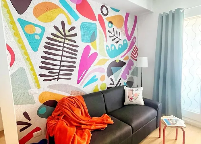 Casa Lanterna Mamaisongenova * Genova