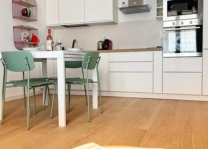 Casa Lanterna Mamaisongenova *